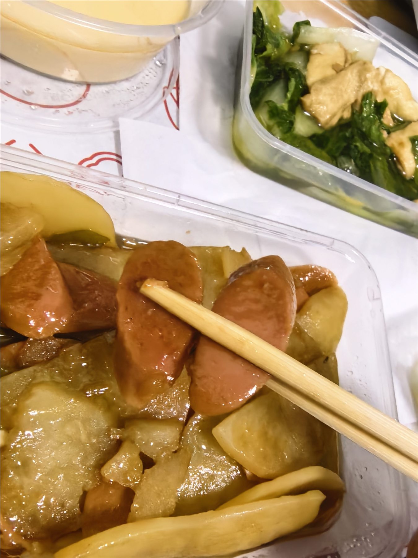 喂宝宝吃火腿